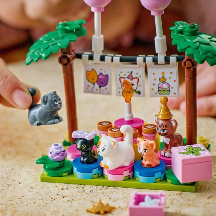 Конструктор LEGO Friends День рождения кота и дом на дереве (42666) изображение 9