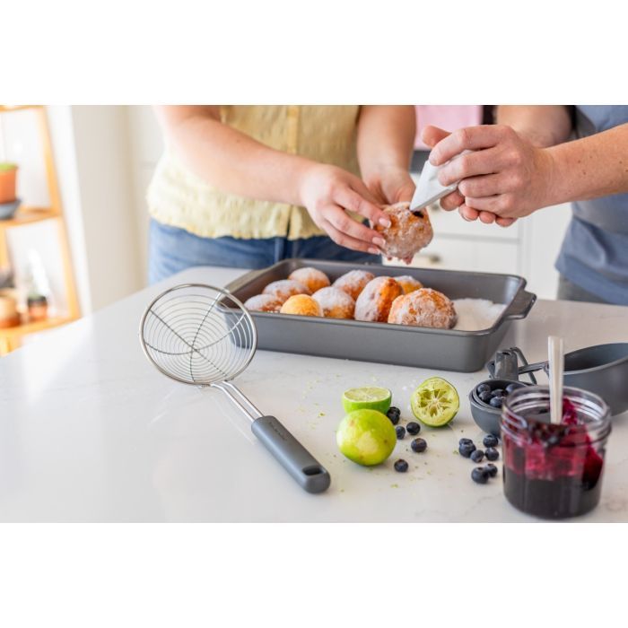 Шумовка KitchenAid Classic 35,5 см сірий (KHA010OHCHGG) зображення 5