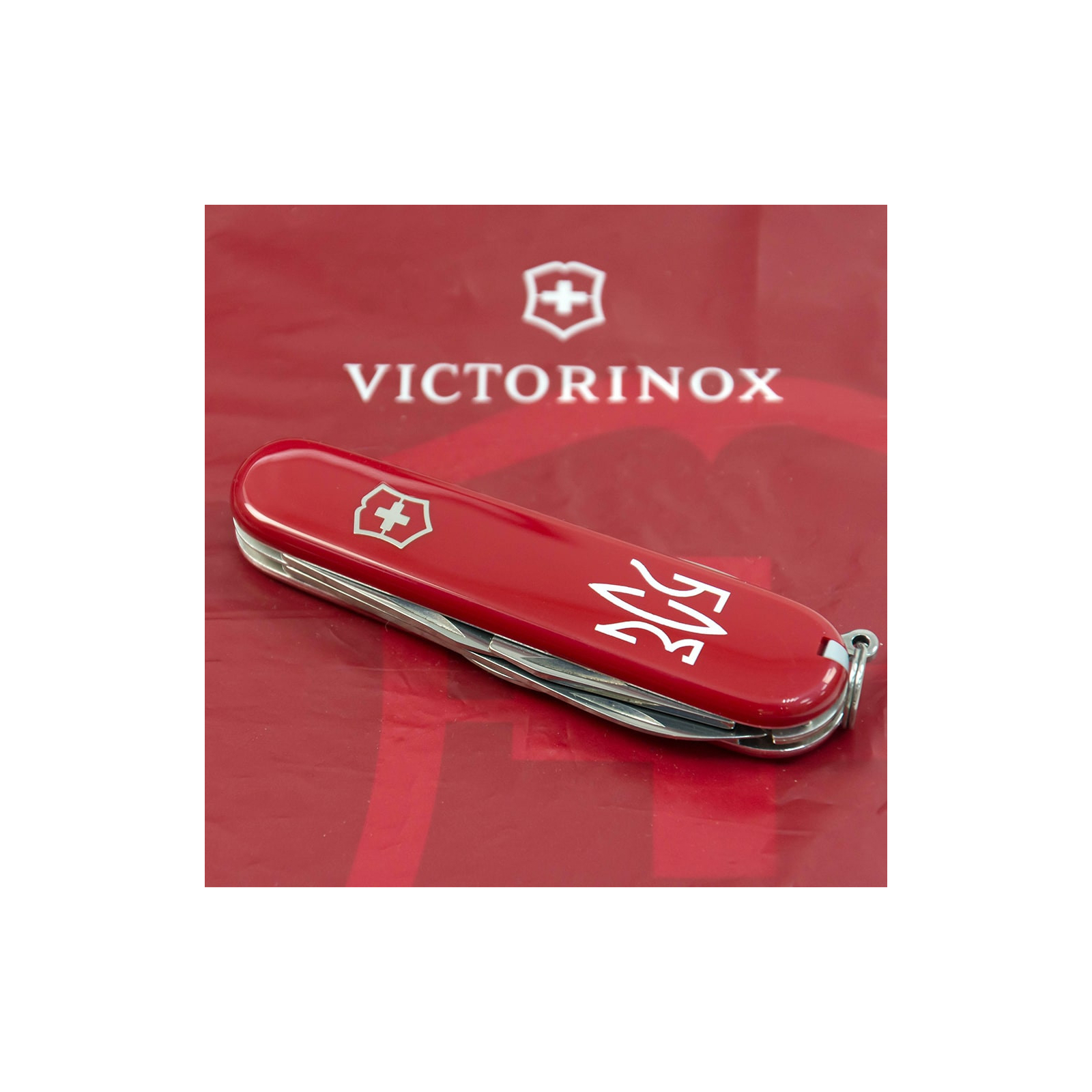 Нож Victorinox Spartan Ukraine Red "Тризуб" (1.3603_T0010u) изображение 3