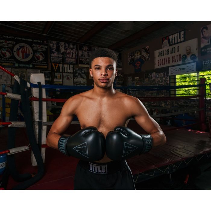 Боксерские перчатки Title Boxing Vegan Gloves Black 8 oz (VGFBG 8 oz BK/BK) изображение 9