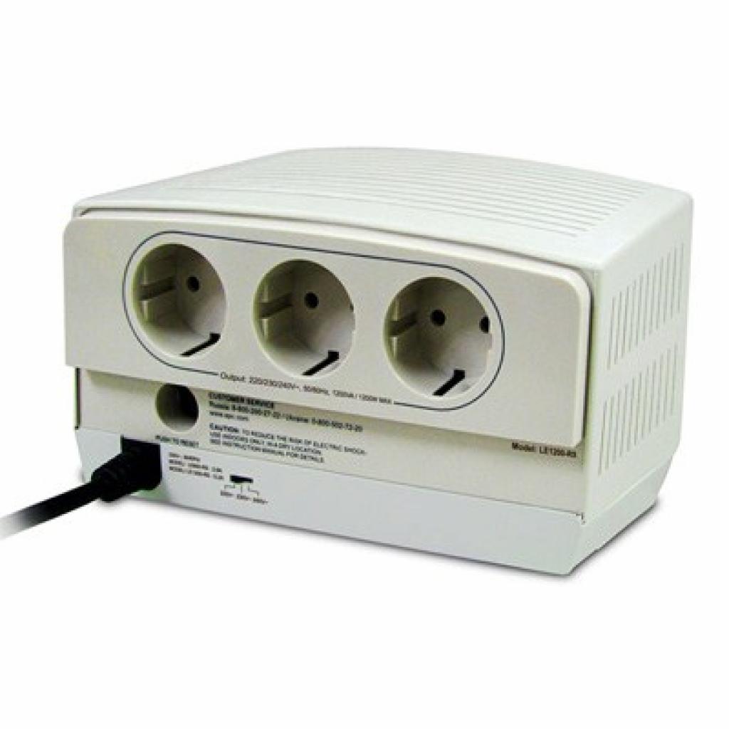 Стабилизатор APC Power regulator/ conditioner 1200VA (LE1200-RS) изображение 2