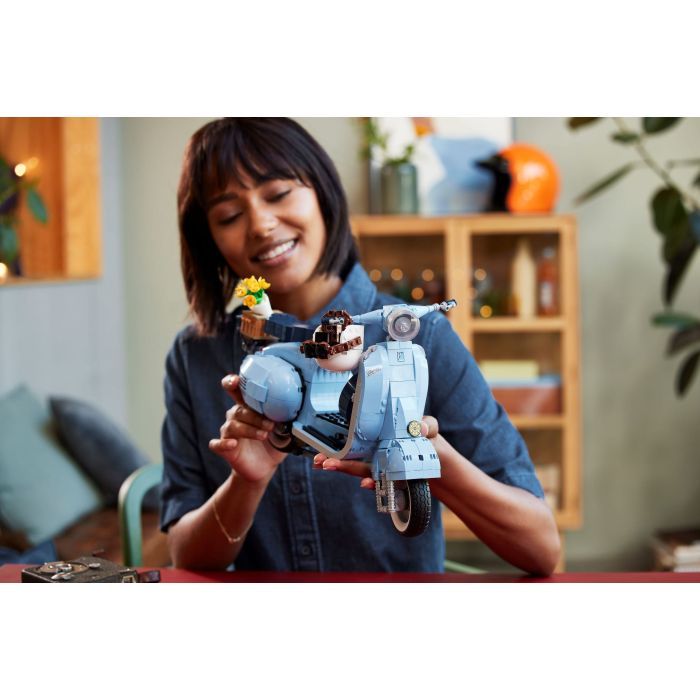 Конструктор LEGO Creator Expert Vespa 1106 деталей (10298) зображення 4