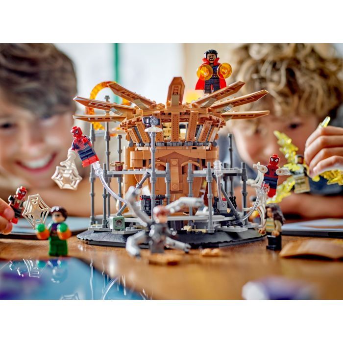 Конструктор LEGO Marvel Решающий бой Человека-Паука 900 деталей (76261) изображение 10