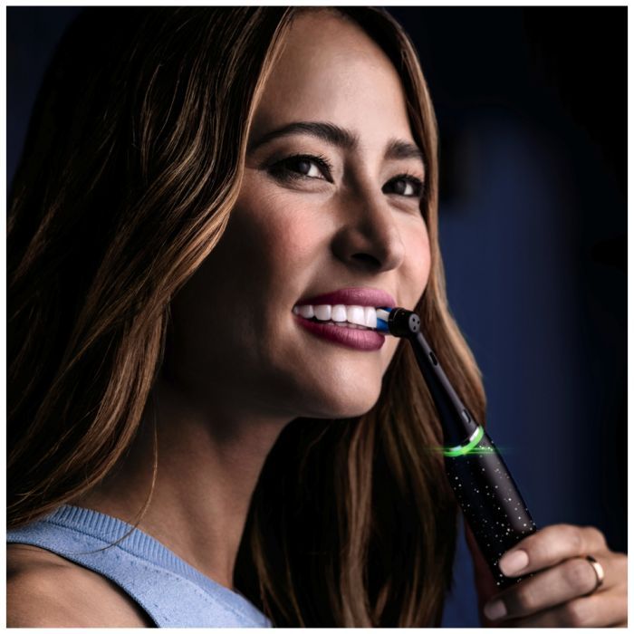 Электрическая зубная щетка Oral-B Series 10 iOM10.1B4.2AD (4210201434672) изображение 11