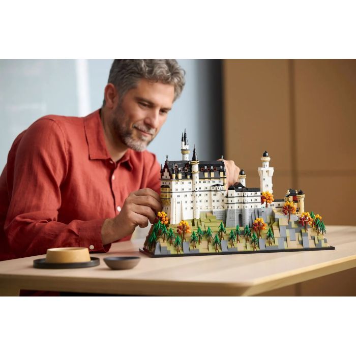 Конструктор LEGO Architecture Замок Нойшванштайн (21063) зображення 10