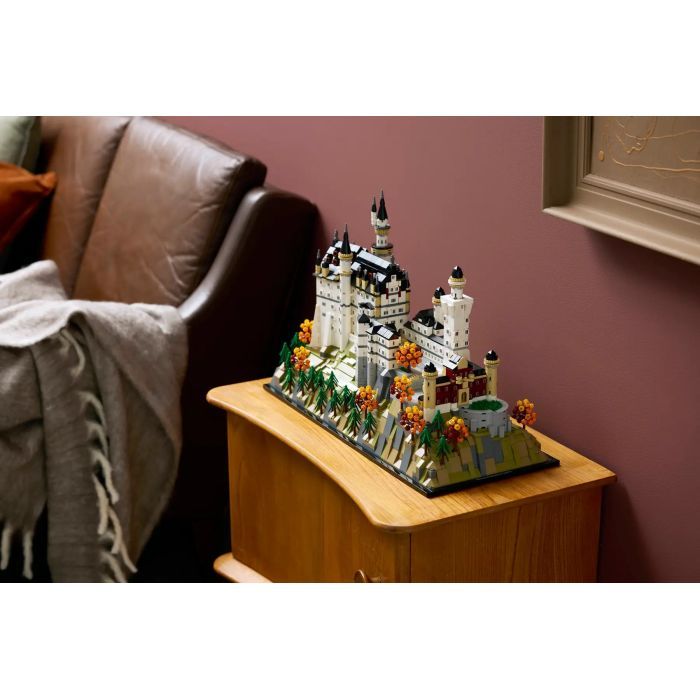 Конструктор LEGO Architecture Замок Нойшванштайн (21063) зображення 11
