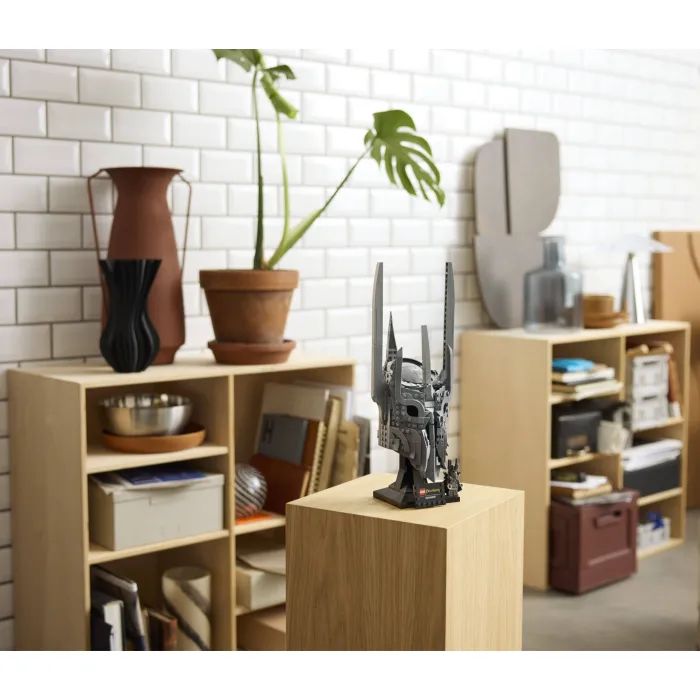 Конструктор LEGO Icons Обладатель колец: шлем Саурона (11373) изображение 12