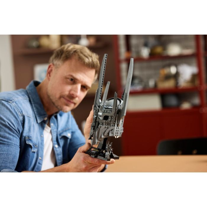 Конструктор LEGO Icons Обладатель колец: шлем Саурона (11373) изображение 8