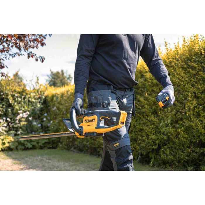 Кусторез DeWALT аккумуляторный, 18V, нож 55 см, до 19 мм, 5Ah (DCMHT562P1) изображение 6
