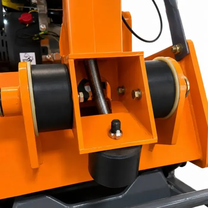 Виброплита GTM с гидравлическим реверсом, двигатель Loncin G390F, 14hp, 300кг, плита 835×680мм (GPC330-LCRH) изображение 8