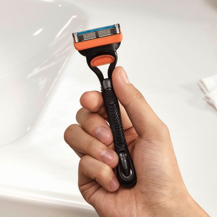 Бритва Gillette Fusion5 с 4 сменными картриджами (7702018556274/7702018610266) изображение 4