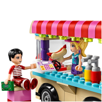 Конструктор LEGO Friends Парк развлечений Фургон с хот-догами (41129) изображение 5