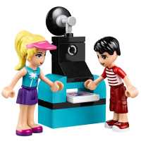 Конструктор LEGO Friends Парк развлечений Фургон с хот-догами (41129) изображение 7