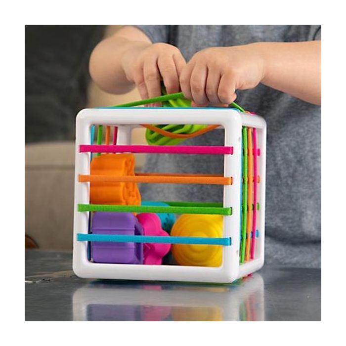 Развивающая игрушка Fat Brain Toys Куб-сортер со стенками-шнурочками InnyBin (F251ML) изображение 4