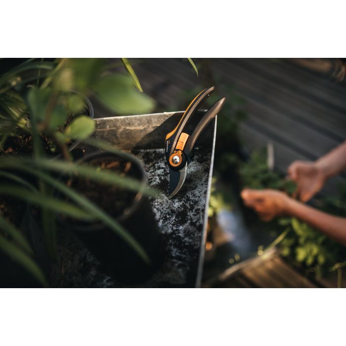 Секатор Fiskars Plus SmartFit P541, 26.5см, 194г (1057169) изображение 4