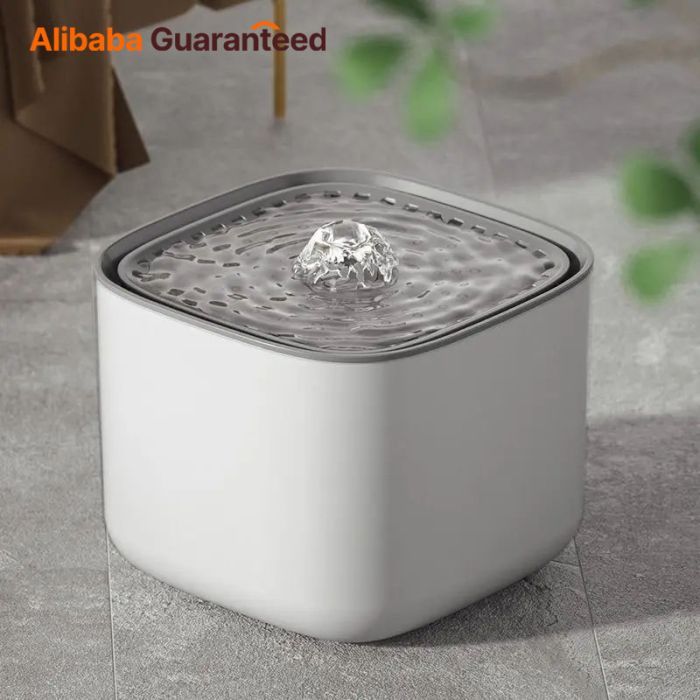 Універсальний посуд для тварин Lapka Поїлка water fountain (WF070) зображення 3