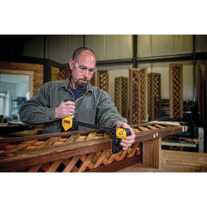 Струбцина DeWALT "XL" триггерная (быстрозажимная), 600 мм, давление 270 кг. (DWHT0-83186) изображение 3
