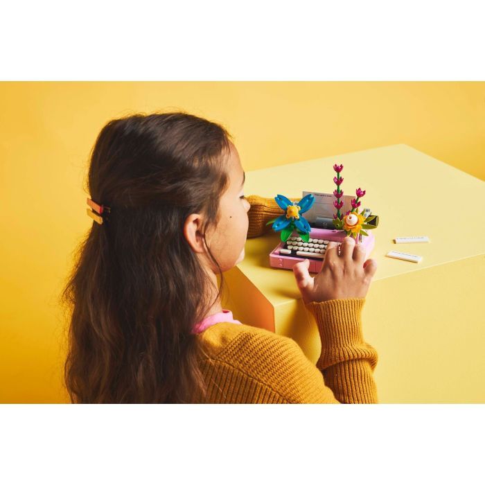 Конструктор LEGO Creator Печатная машинка с цветами (31169) изображение 11