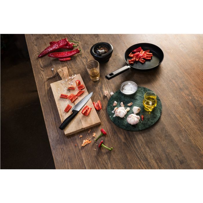 Кухонный нож Fiskars Hard Edge шеф великий 21 см (1051747) изображение 4