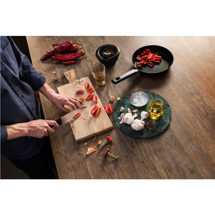 Кухонный нож Fiskars Hard Edge шеф великий 21 см (1051747) изображение 5