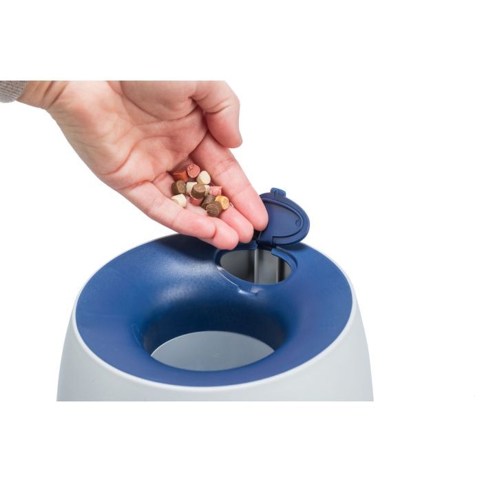 Игрушка для собак Trixie Ball and Treat развивающая 17х18 см (4011905320090) изображение 4