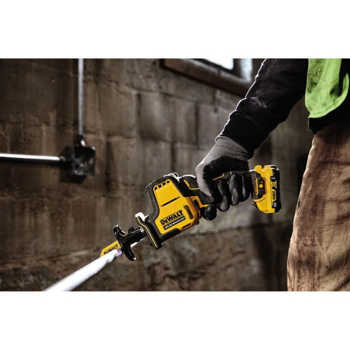 Сабельная пила DeWALT 10.8/12В XR Li-lon, бесщёточная, 2 АКБ, ЗУ, кейс TSTAK (DCS312D2) изображение 4