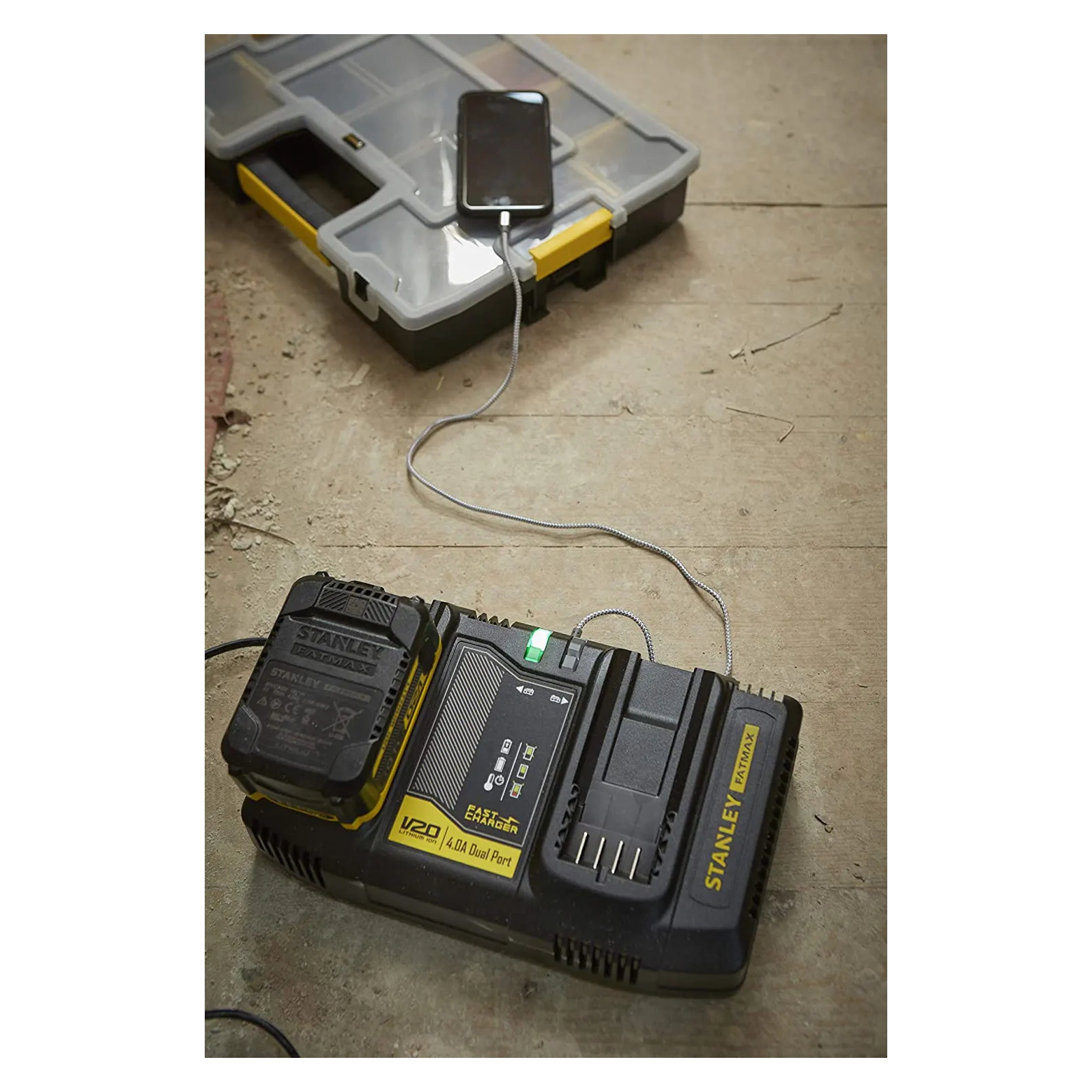 Зарядний пристрій для акумуляторів інструменту Stanley на 2 акумулятори, 20V, вихідний струм 4A (SFMCB24) зображення 5
