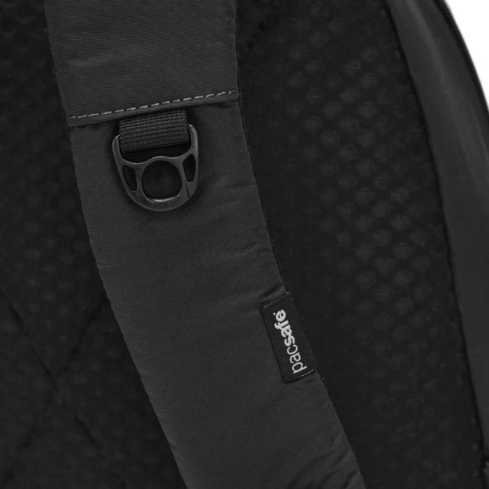 Рюкзак туристический Pacsafe LS350 backpack чорний (40134138) изображение 7