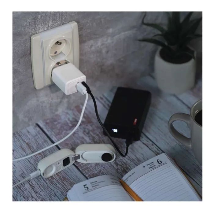 Зарядний пристрій EMOS V02G20 1xUSB-A + 1xUSB-C PD20W GaN (V02G20) зображення 9