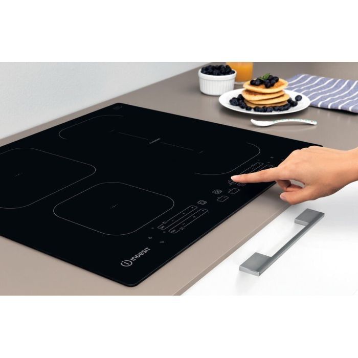Варочна поверхня Indesit IB65B60NE зображення 5