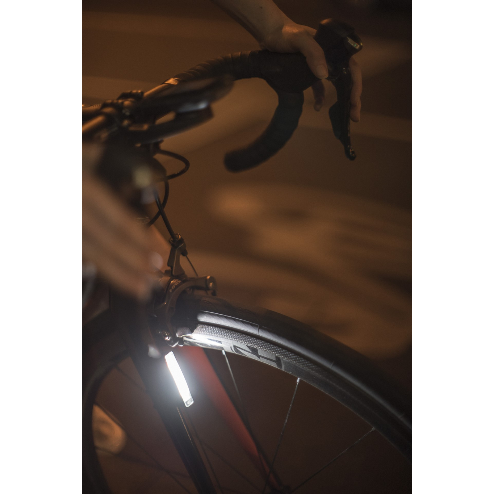 Передняя велофара Knog Plus Front 40 Lumens Black (12140) изображение 9