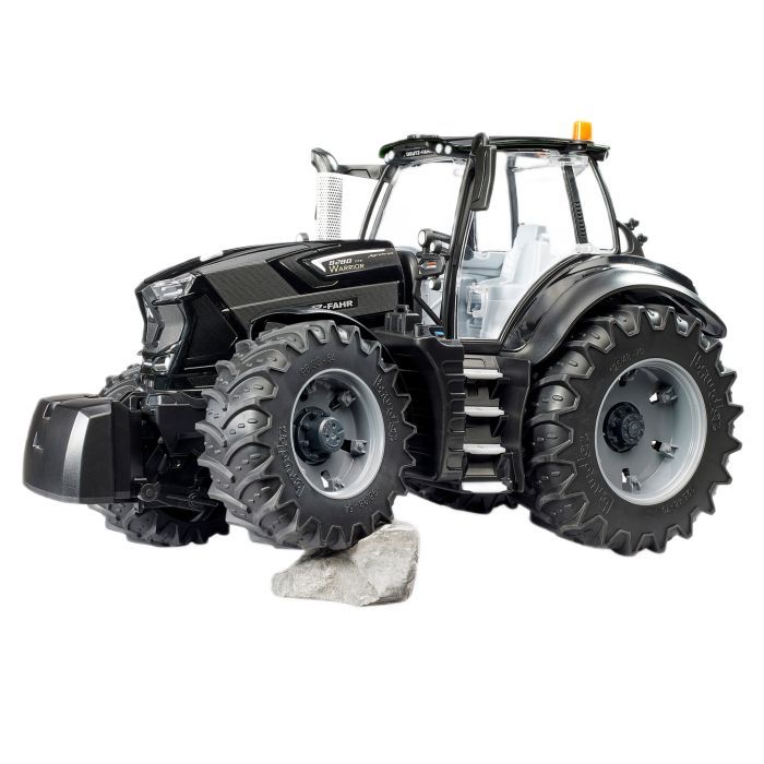 Масштабна модель автомобіля Bruder Трактор Deutz-Fahr 8280 TTV Warrior (03162) зображення 4
