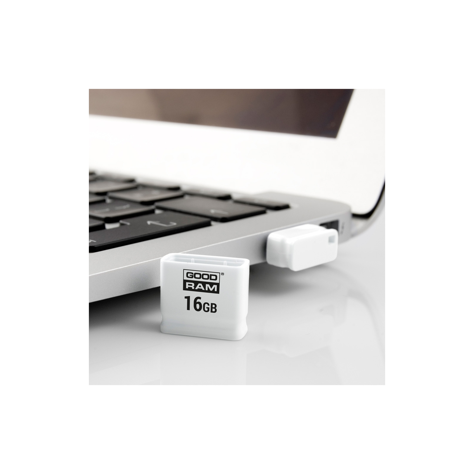 USB флеш накопичувач Goodram 16GB Piccolo White USB 2.0 (UPI2-0160W0R11) зображення 2
