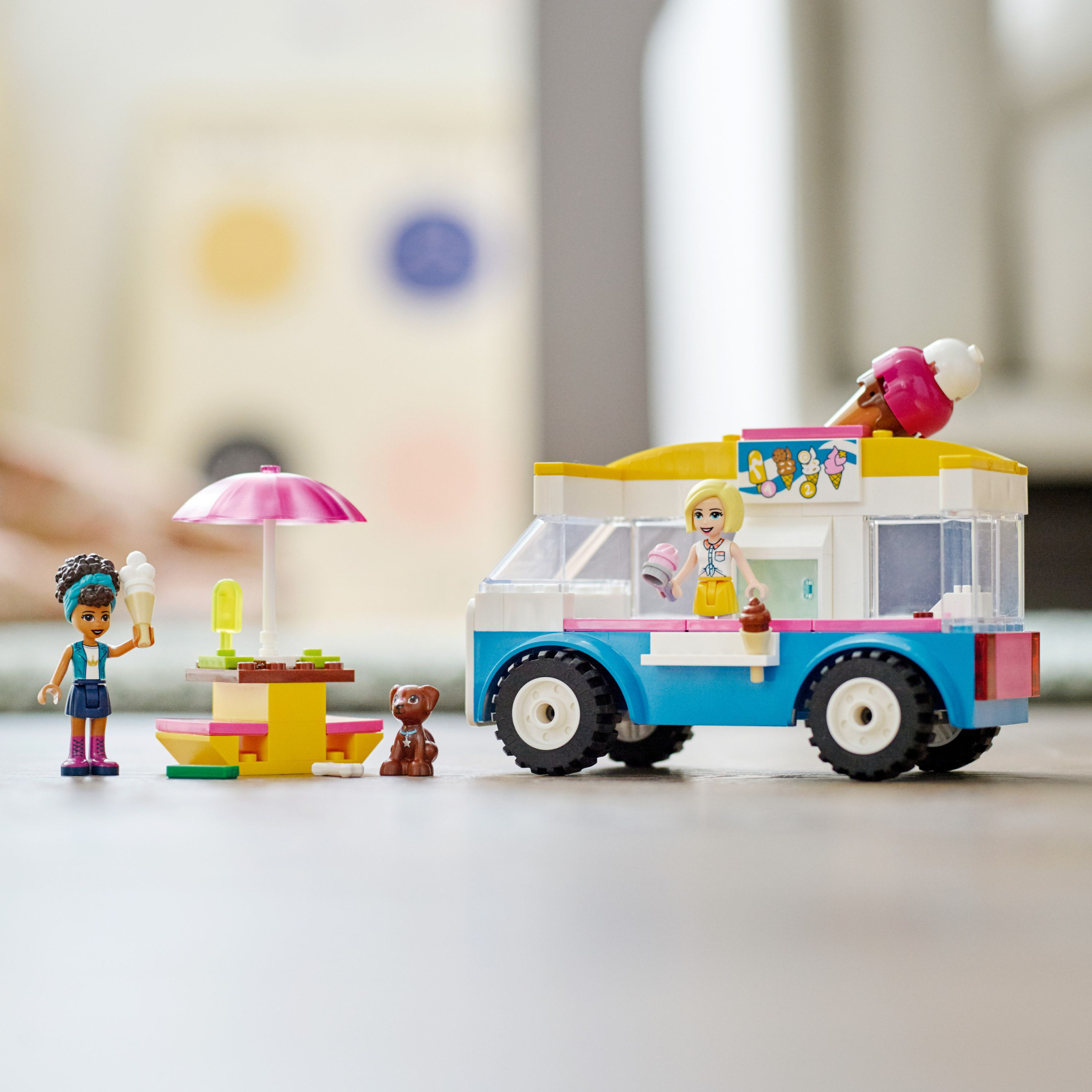 Конструктор LEGO Friends Фургон с мороженым 84 детали (41715) изображение 5