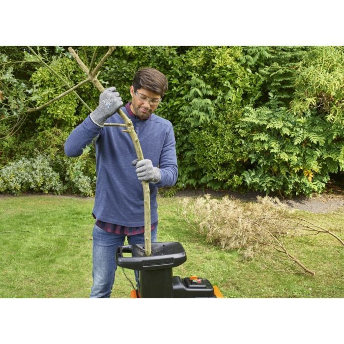 Садовий подрібнювач Black&Decker 2.8 кВт, макс. 45 мм, фреза, 45 л (BEGAS5800) зображення 2