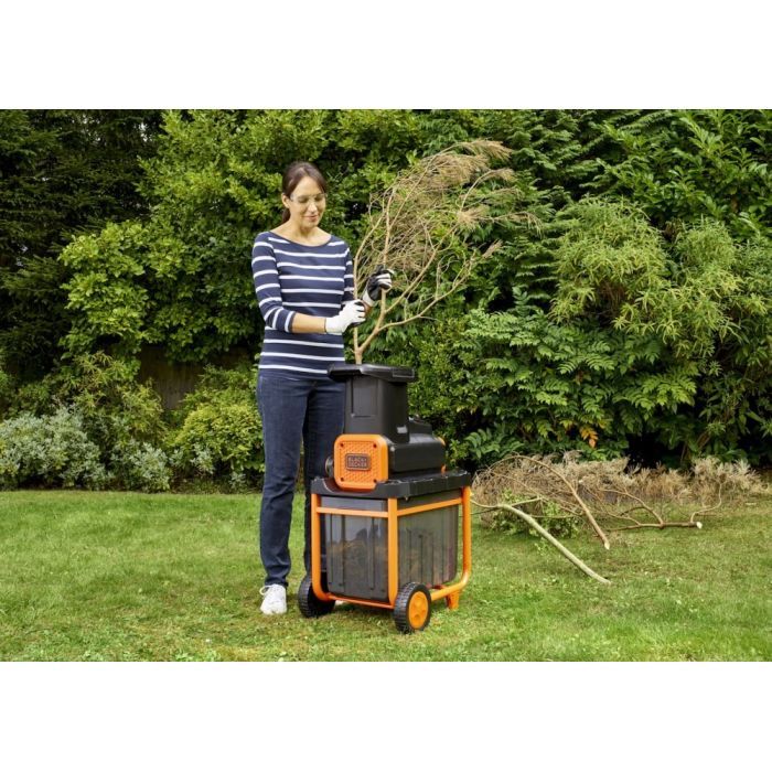 Садовий подрібнювач Black&Decker 2.8 кВт, макс. 45 мм, фреза, 45 л (BEGAS5800) зображення 4