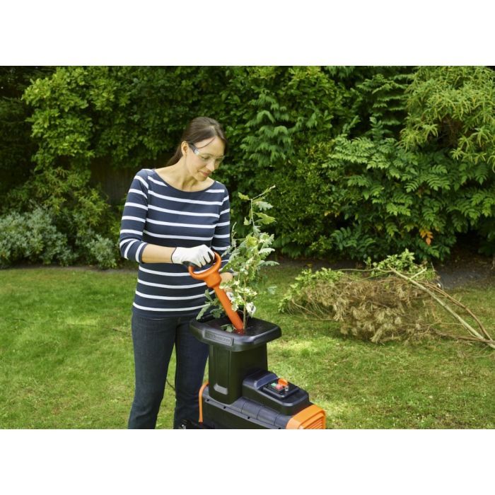 Садовий подрібнювач Black&Decker 2.8 кВт, макс. 45 мм, фреза, 45 л (BEGAS5800) зображення 5