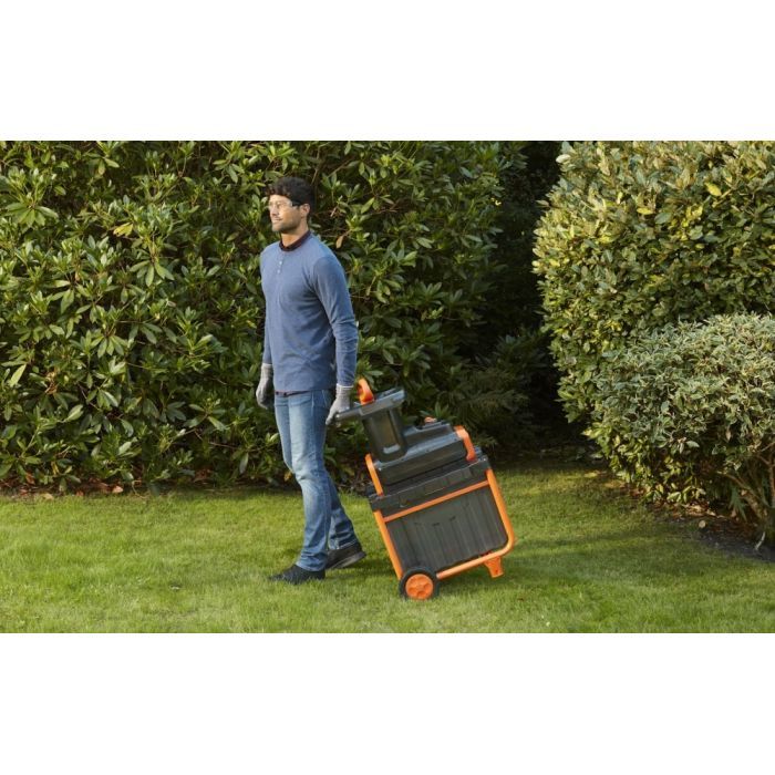 Садовий подрібнювач Black&Decker 2.8 кВт, макс. 45 мм, фреза, 45 л (BEGAS5800) зображення 6