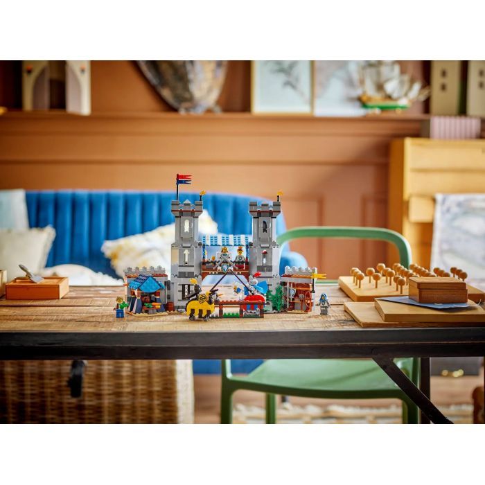Конструктор LEGO Creator Средневековый замок с рыцарем на коне (31168) изображение 13