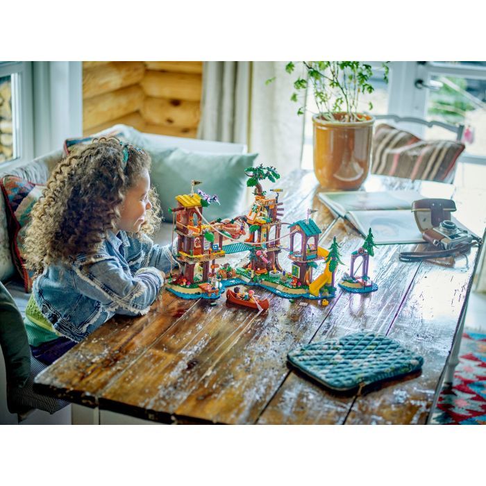 Конструктор LEGO Friends Домик на дереве в приключенческом лагере (42631) изображение 10