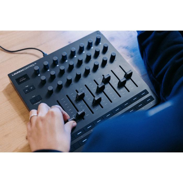 MIDI контролер Novation Launch Control XL 3 (301233) зображення 9