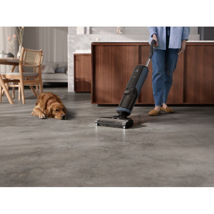 Пылесос Electrolux EW81U3DB изображение 5
