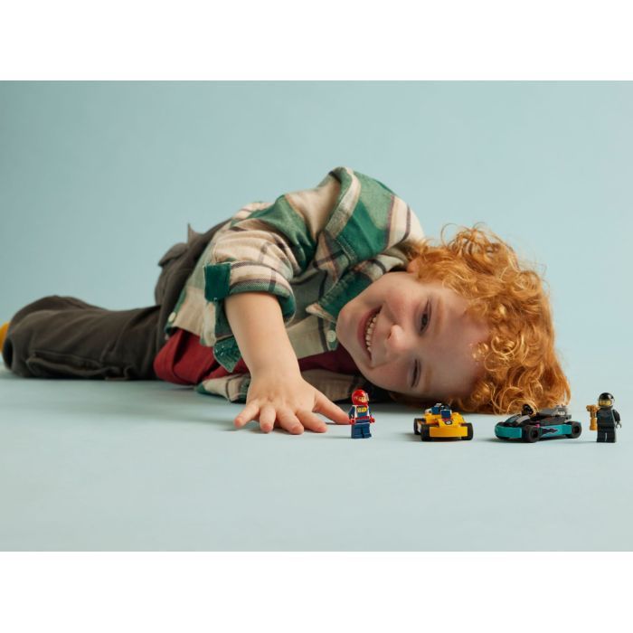 Конструктор LEGO City Картинг и гонщики 99 деталей (60400) изображение 8