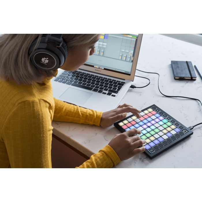 MIDI контролер Novation Launchpad Mini MK3 (229426) зображення 10