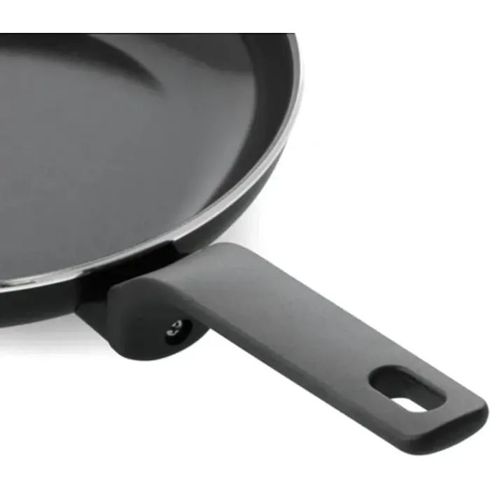 Сковорода GreenPan Essence Perforated Base, 28 см з керамічним покриттям (CC009041-001) зображення 3 Сковорода GreenPan Essence Perforated Base, 28 см з керамічним покриттям (CC009041-001) зображення 3