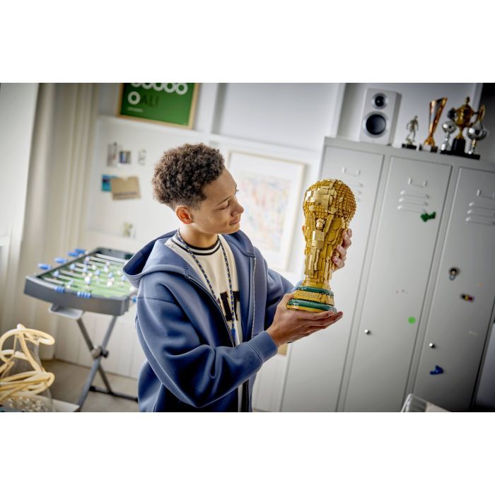 Конструктор LEGO Editions Официальный трофей чемпионата мира по футболу FIFA 2842 детали (43020) изображение 8