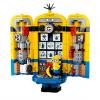 Конструктор LEGO Minions Фігурки міньйонів і їхній будинок 876 деталей (75551) зображення 3