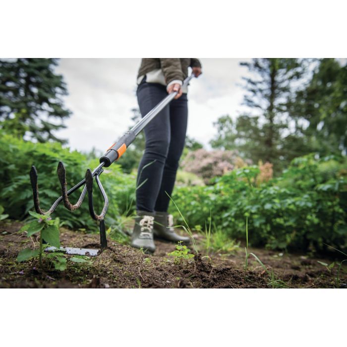 Сапа Fiskars Gardening розпушувач QuikFit 30.5см, 0.5кг (1000681) зображення 5