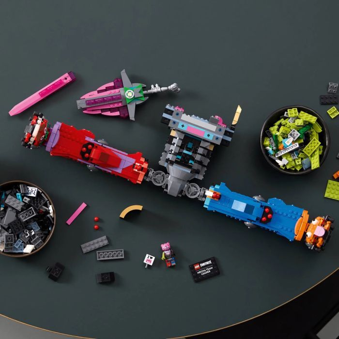 Конструктор LEGO Fortnite Mecha Team Leader (77078) изображение 10 Конструктор LEGO Fortnite Mecha Team Leader (77078) изображение 10