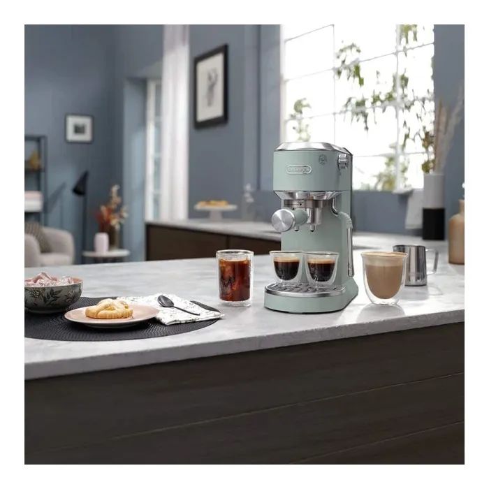 Рожковая кофеварка эспрессо DeLonghi EC 890.WI изображение 10